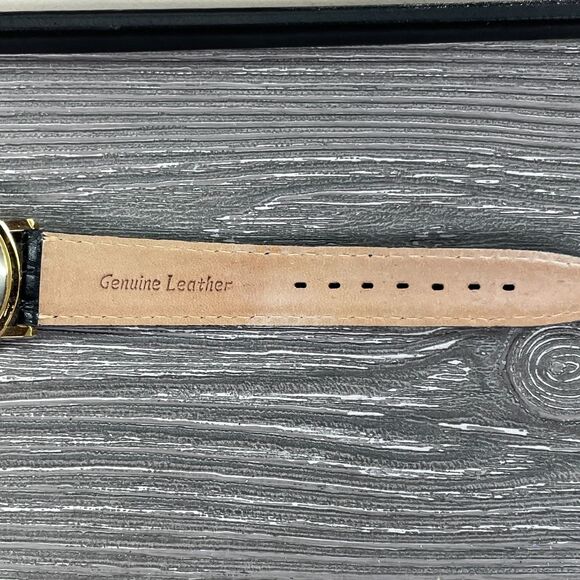 Vintage Disney Watch 40 Years of Adventure Disneyland Castle Limited 1625/2000 - Picture 7 of 12